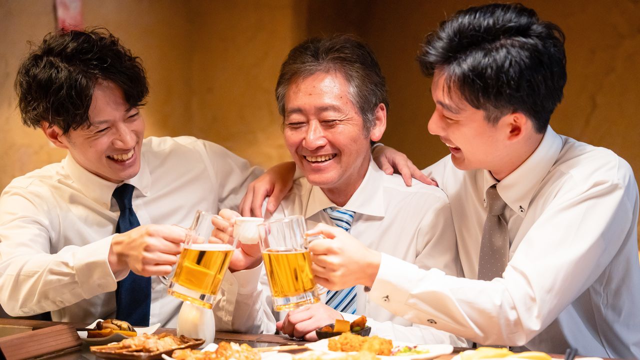 Кампай: как правильно чокаться и пить в Японии